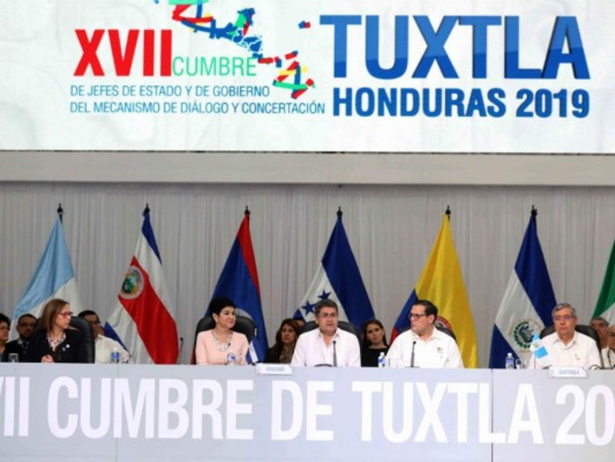 Analistas: Presidentes evitan cumbre de Honduras por descrédito de JOH