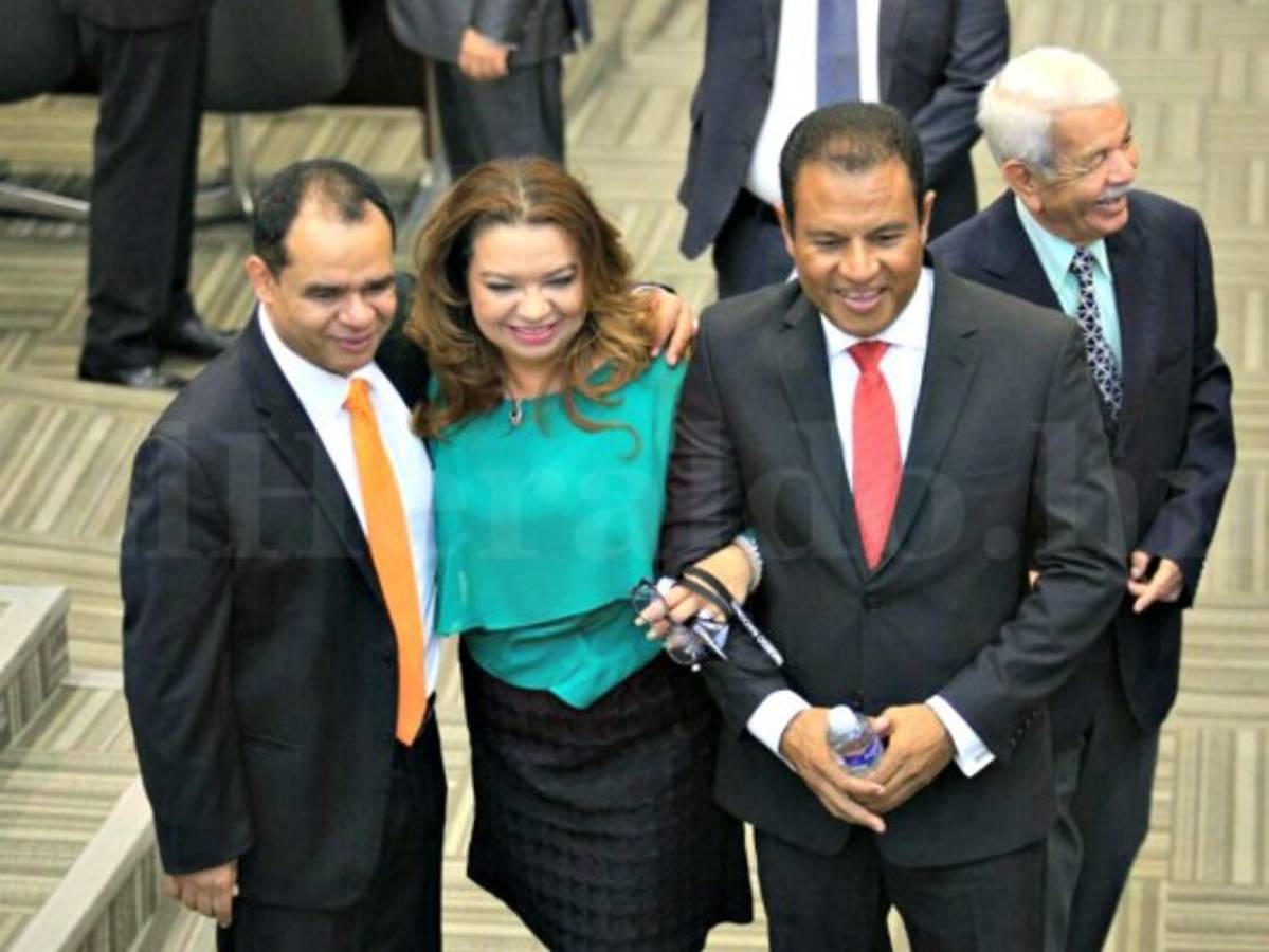 Congreso Nacional galardona a periodistas de distintos medios de comunicación