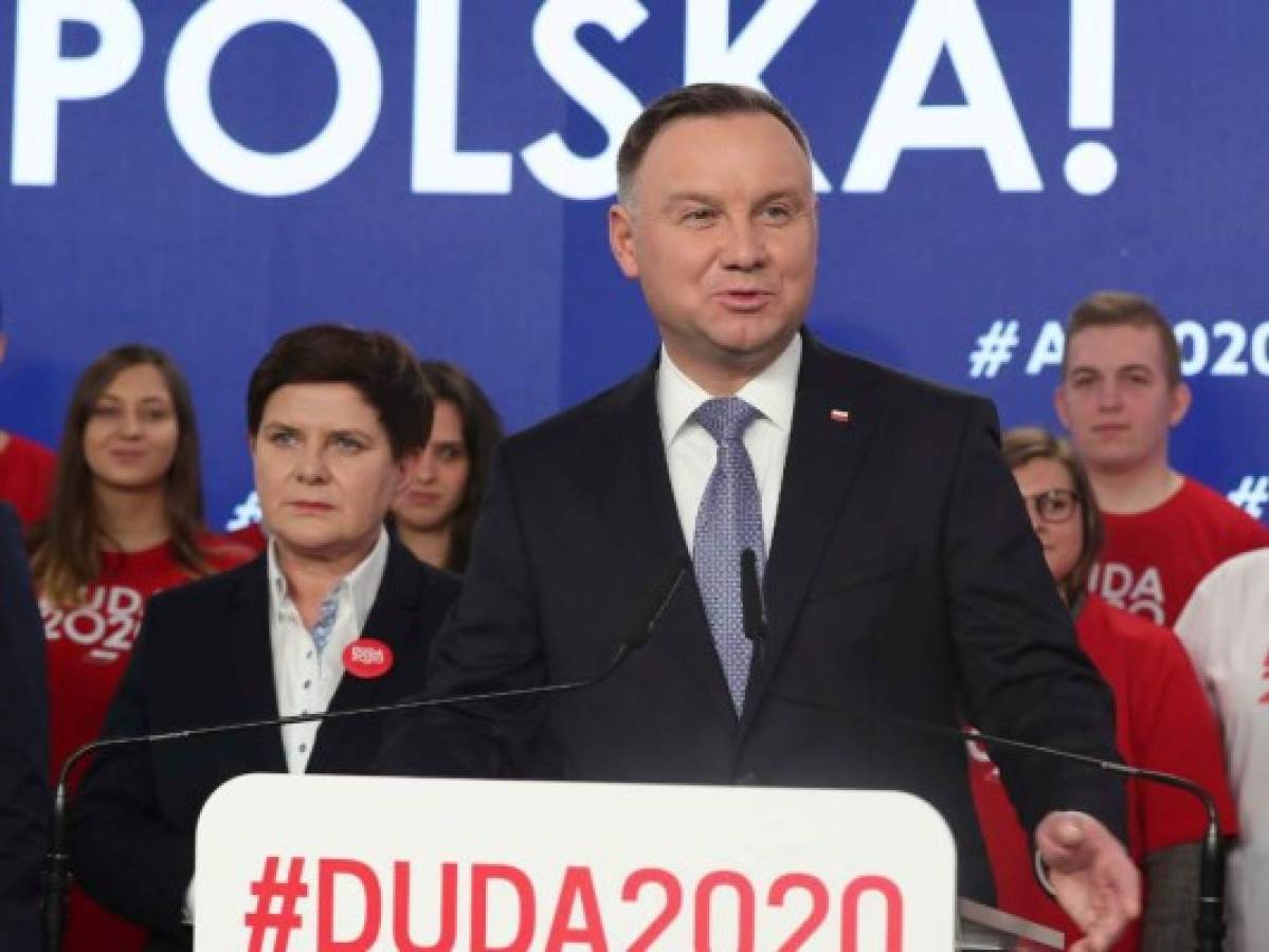 Presidente de Polonia veta controvertida ley sobre medios criticada por EEUU  