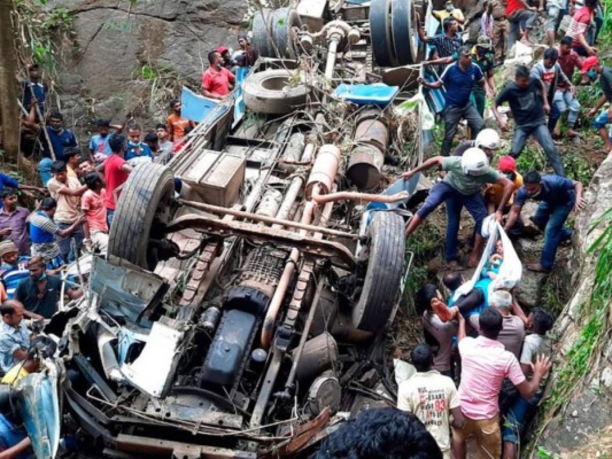 Unas 14 personas mueren en accidente de autobús en Sri Lanka  
