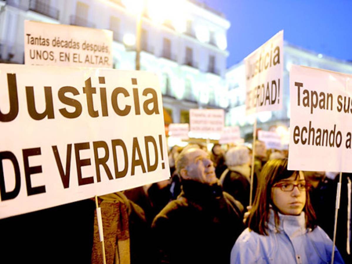 Condena contra Baltasar Garzón divide las opiniones en España