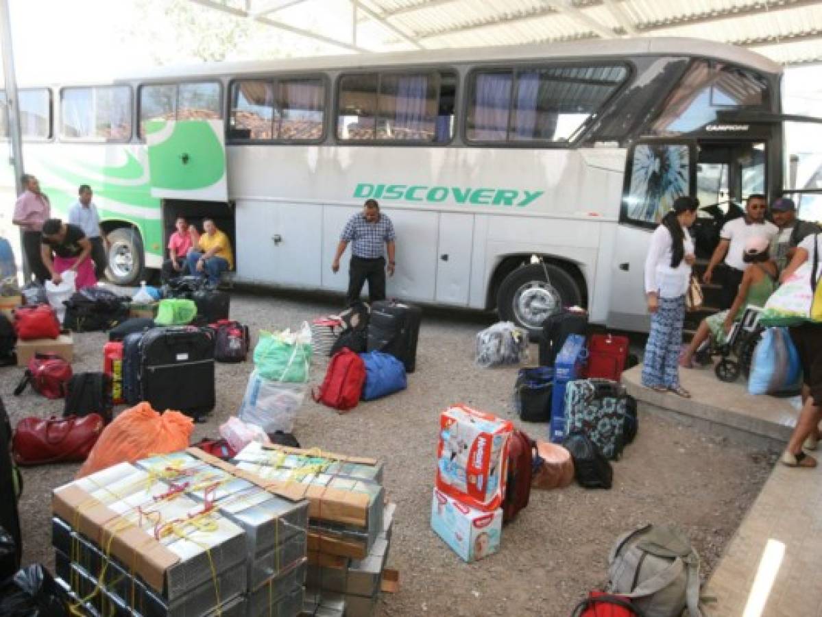 Unos 10,000 pasajeros por día esperan en terminales de la capital de Honduras