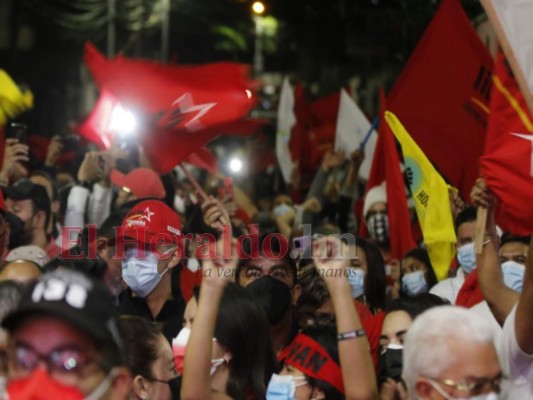 Algarabía en sede de Libre tras resultados preliminares del CNE (FOTOS)