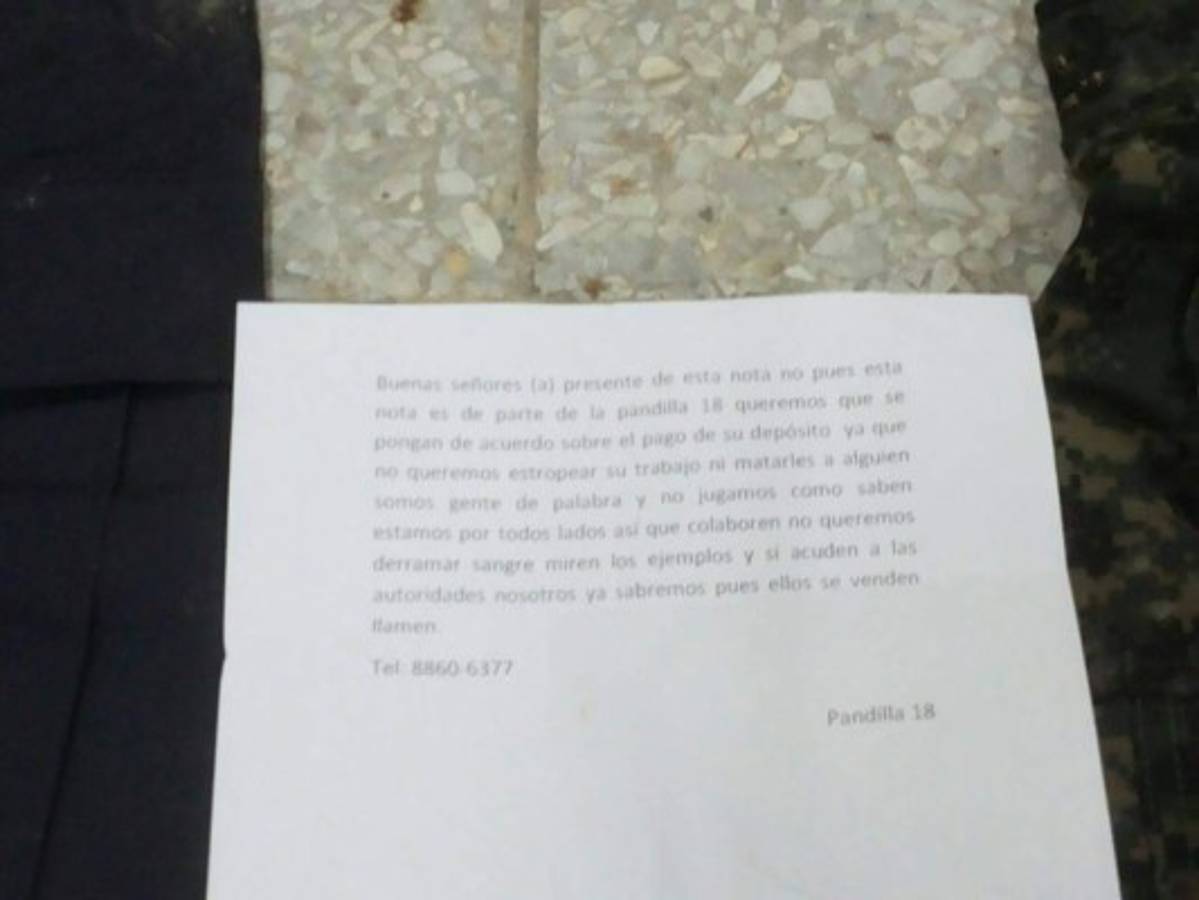 En las imágenes también se difundió una supuesta nota extorsiva muy similar a las que han salido a la luz en los medios de comunicación.