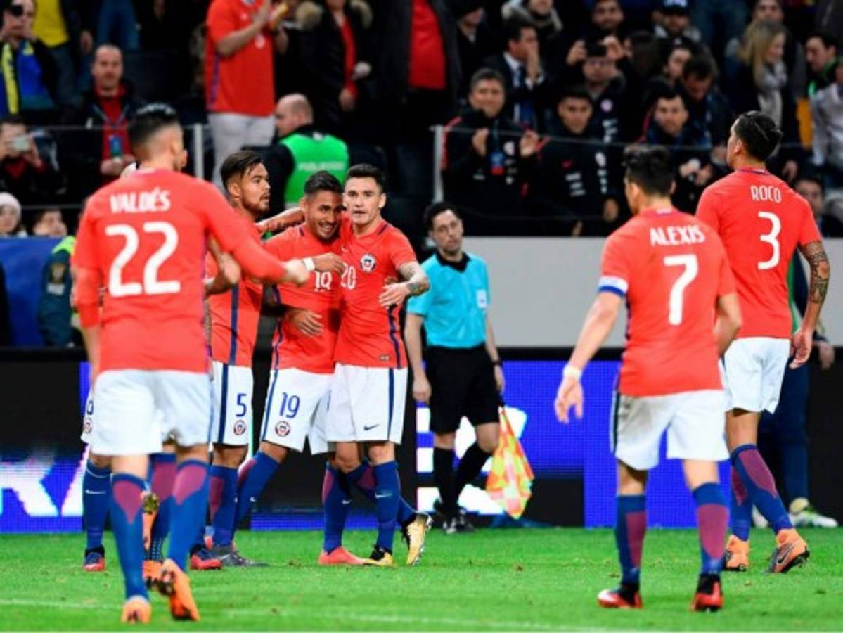 Un Chile renovado y con Rueda como DT derrotó 2-1 a una discreta Suecia