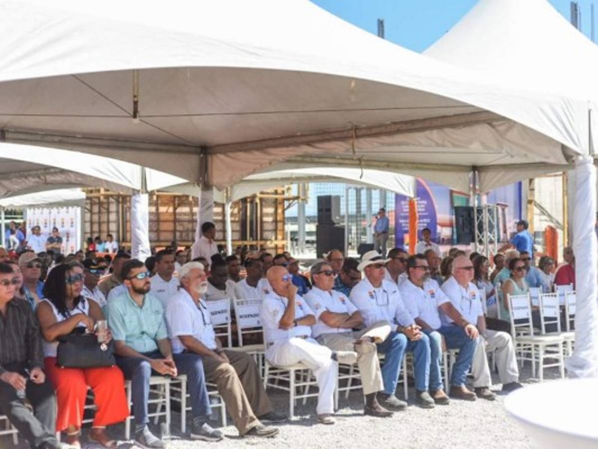 Invertirán en un proyecto de energía solar en Roatán