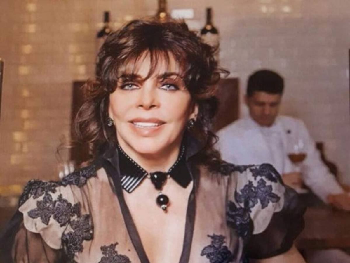 Revelan detalles del supuesto vestido de novia de Verónica Castro