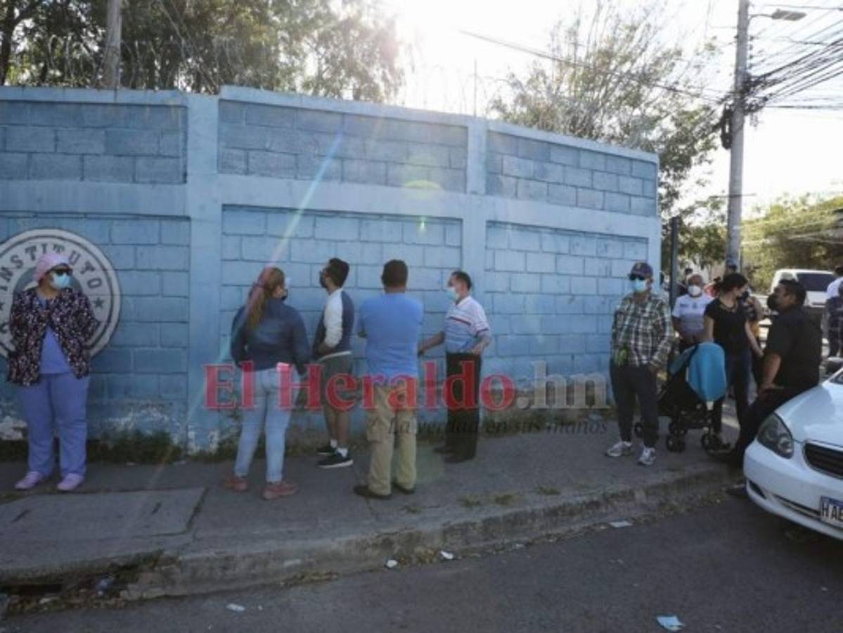 Con mascarillas y medidas de bioseguridad se desarrollan atípicas elecciones primarias (Fotos)