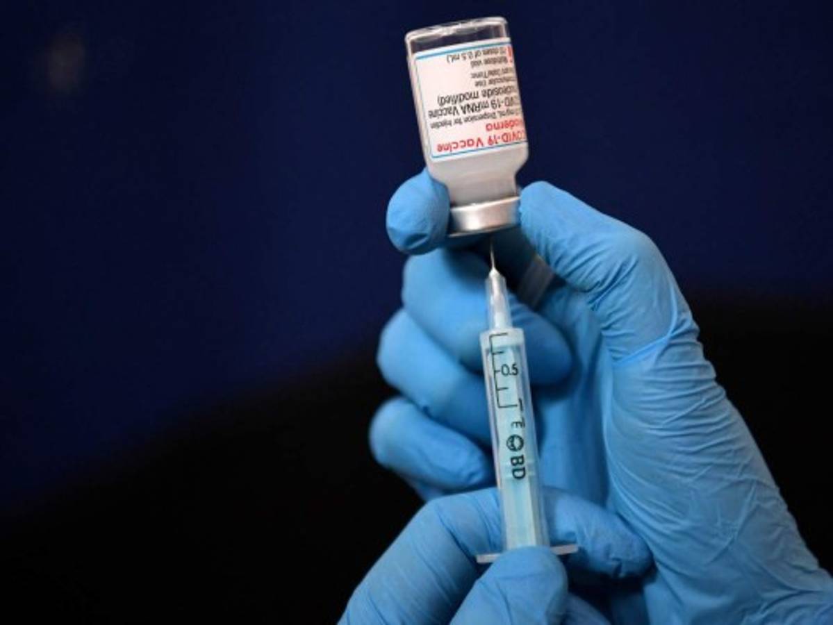 ¿Por qué sigue siendo interesante la dosis de refuerzo anticovid pese a variante ómicron?