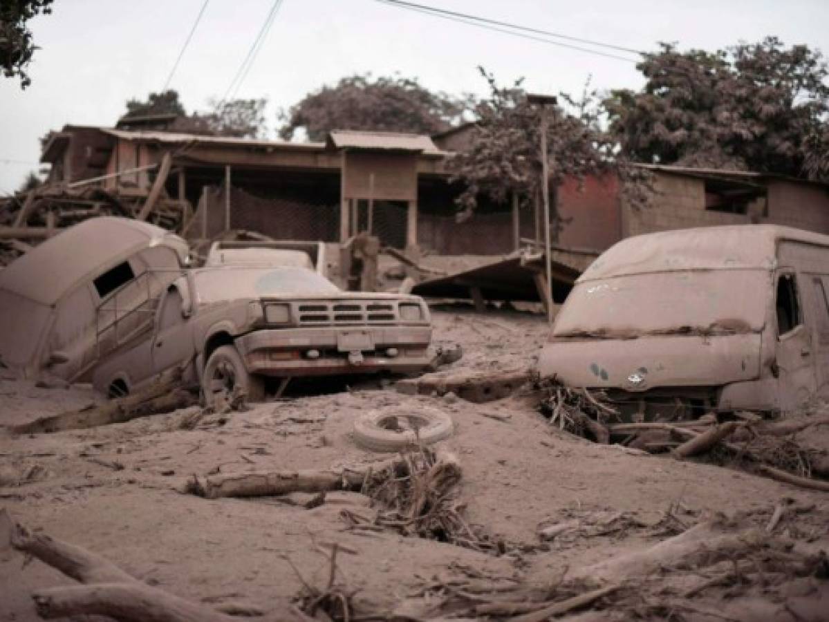 Cenizas de volcán de Fuego en Guatemala también cayeron sobre Honduras