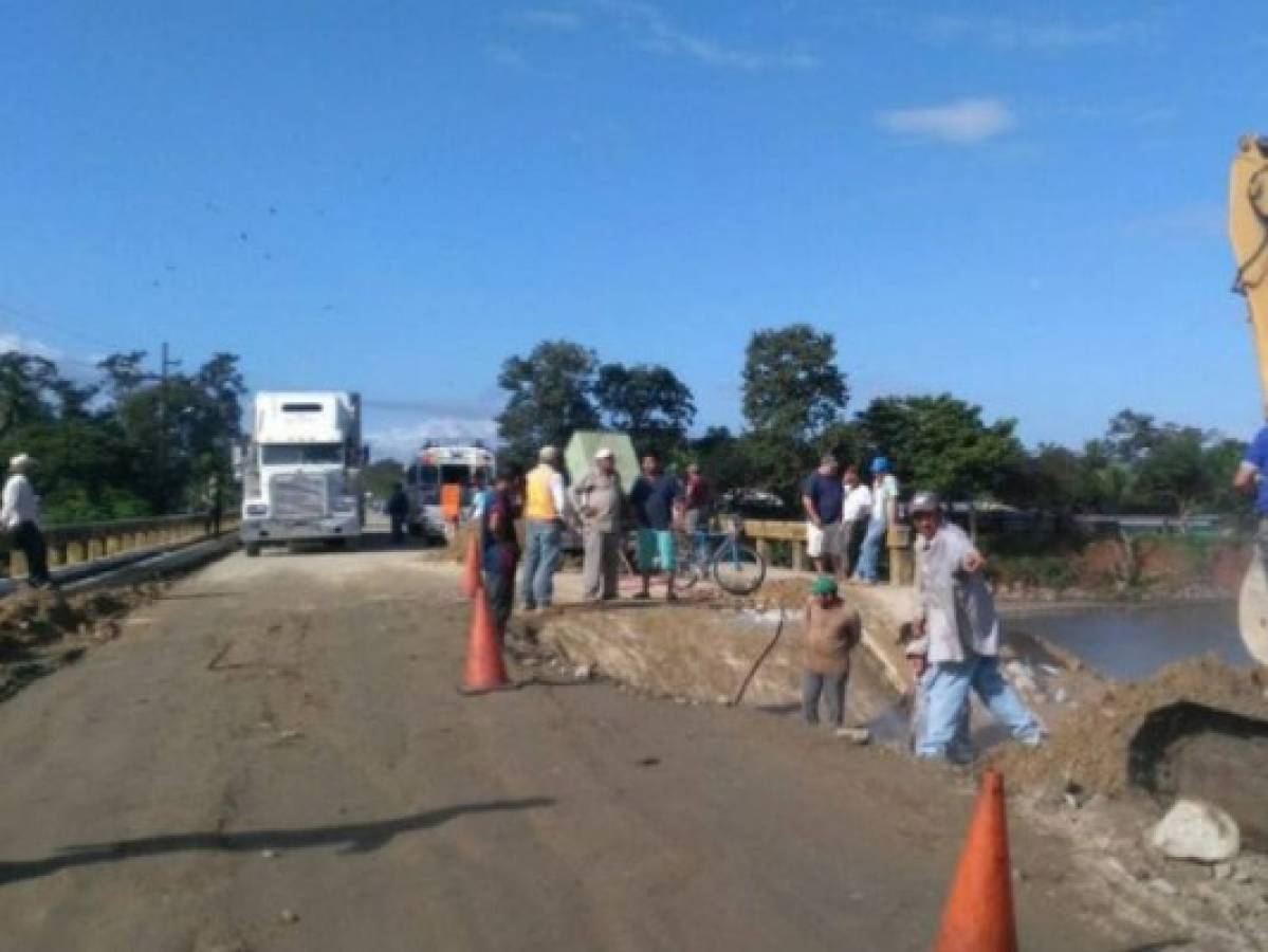 Habilitan carretera CA-13 entre Honduras y Guatemala tras hundimiento por fuertes lluvias