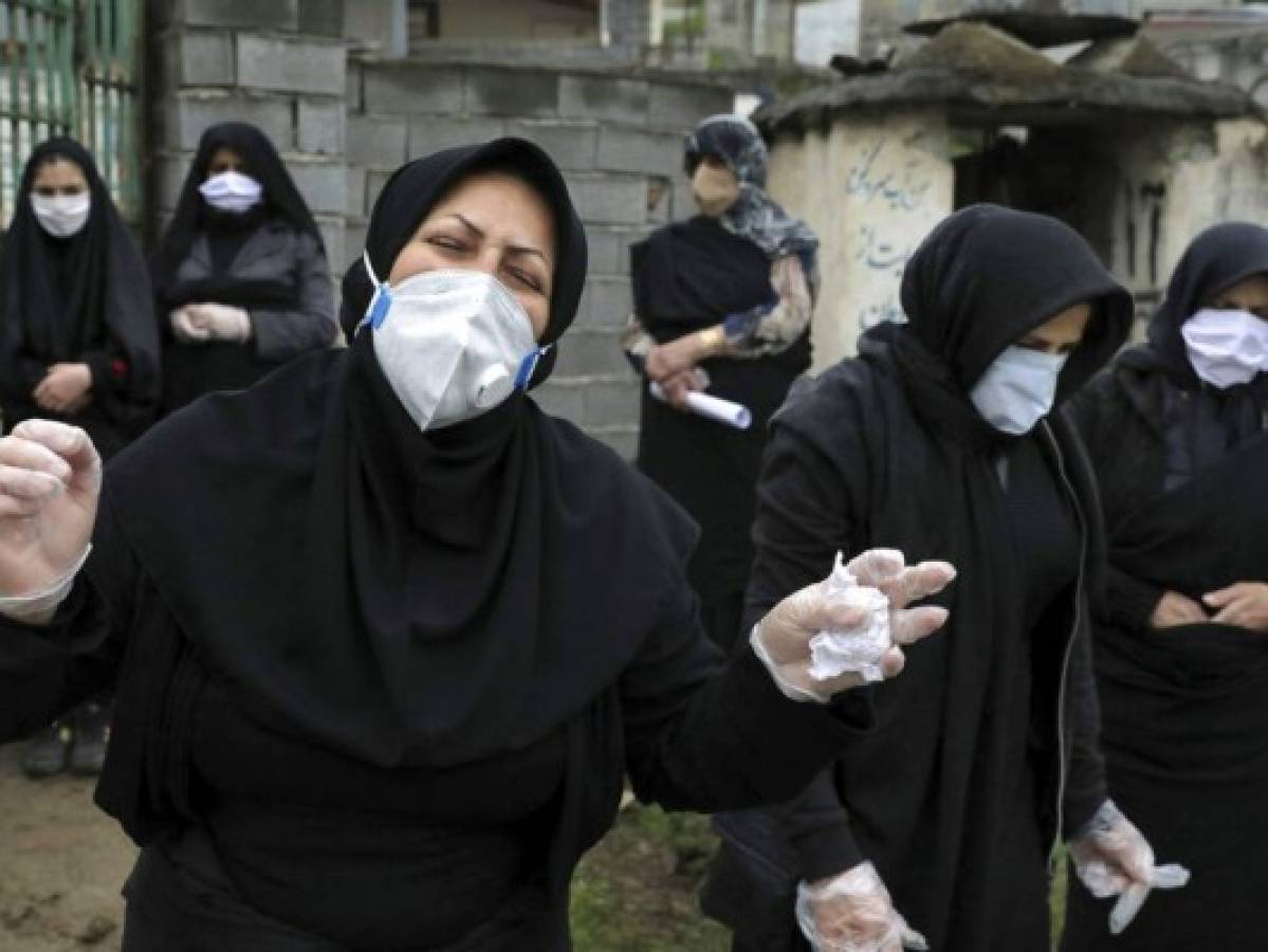 Irán reporta casi 7,000 muertos y alerta de aumento de contagios 