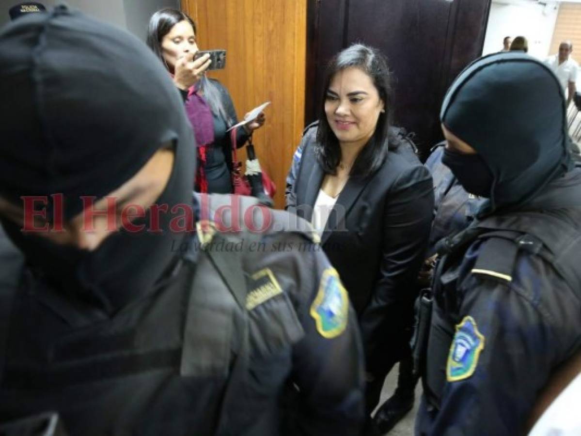 Defensa de Rosa Elena de Lobo expone 22 medios de prueba