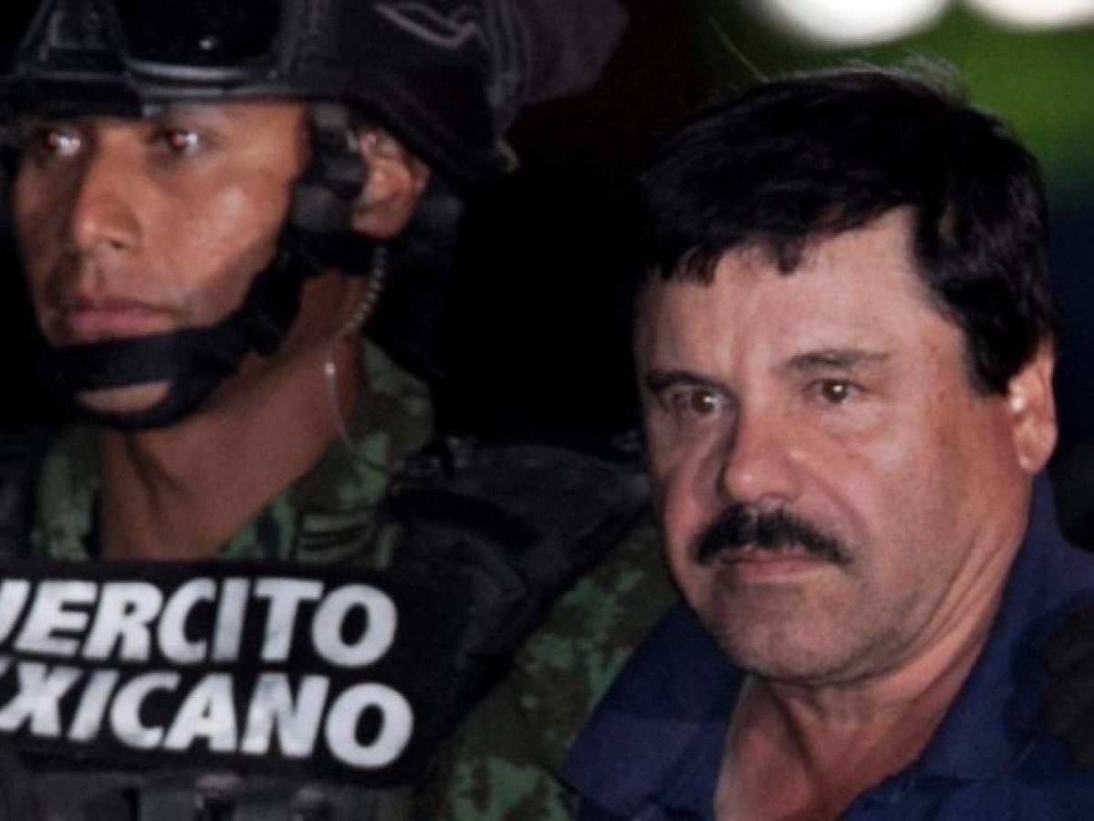 Revelan que ejército mexicano colgó de los pies y desde un helicóptero a 'El Chapo'