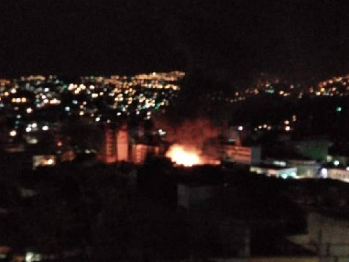 Un pavoroso incendio se registró este martes en el casco histórico de la capital de Honduras