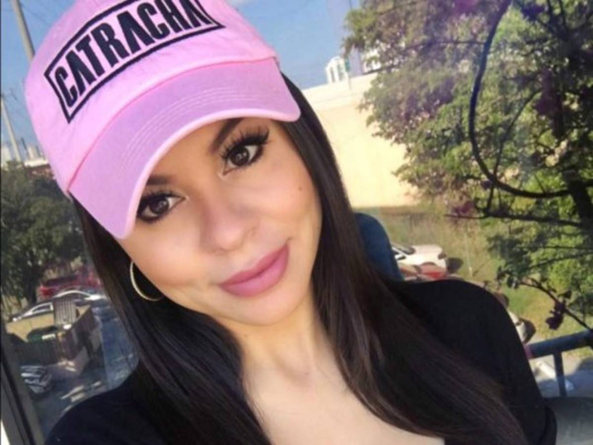 Hondureña Lipstickfables protesta en apoyo a Kevin Solórzano