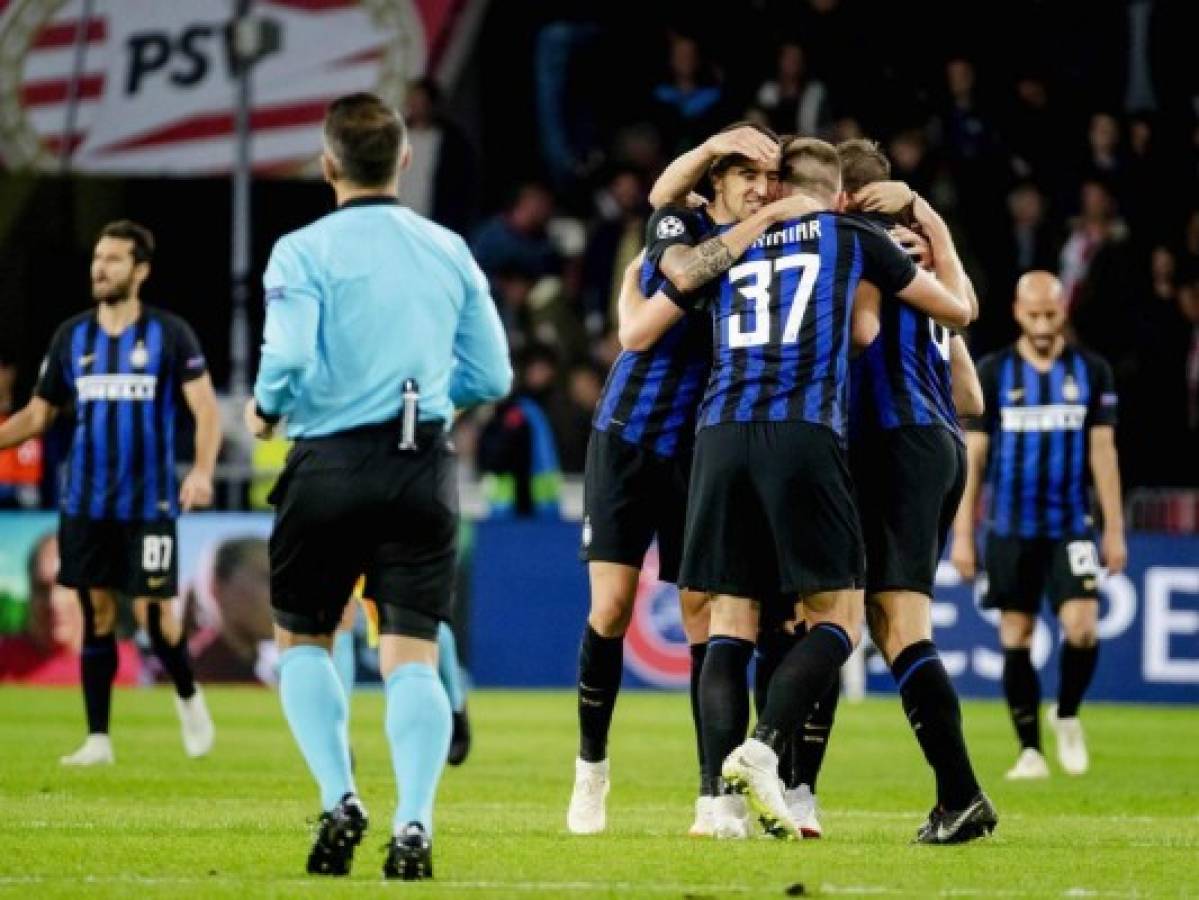 Inter de Milán venció 2-1 al PSV Eindhoven en otra remontada
