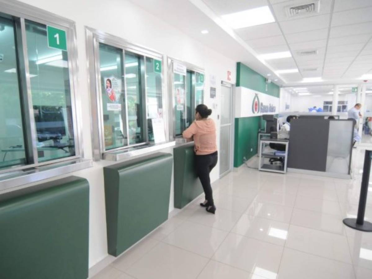 Banco Azteca Honduras cumple 11 años y lo celebra en nuevas instalaciones