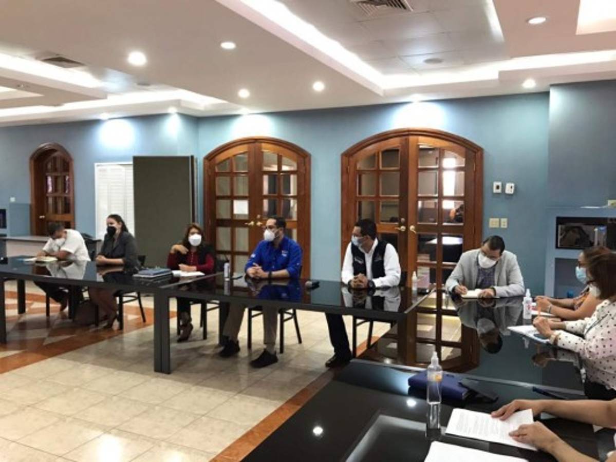 Honduras revisa contrato para comprar 4.2 millones de dosis de la vacuna rusa Sputnik V