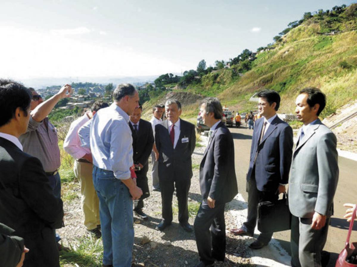 'Tito' fortalece lazos de cooperación