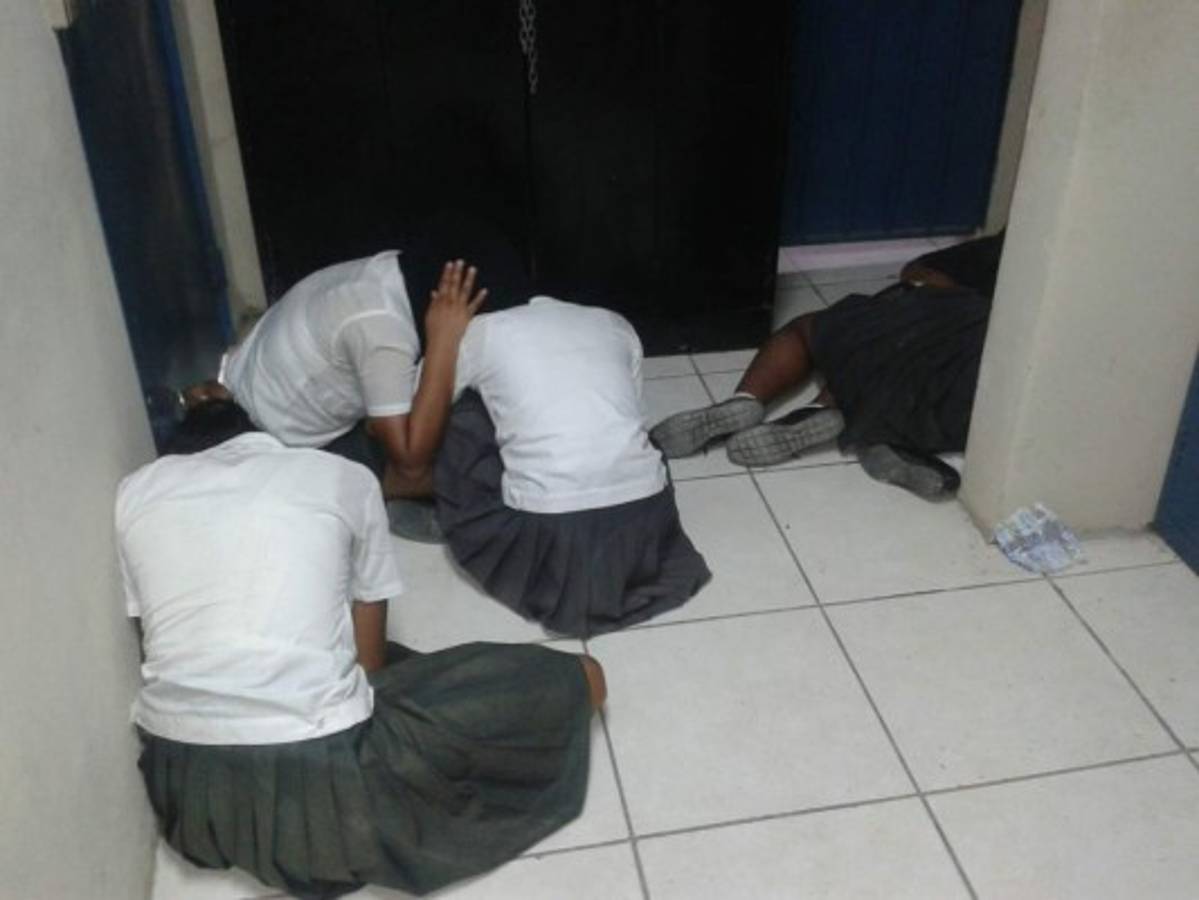 Detienen a grupo de estudiantes bajo los efectos de la droga