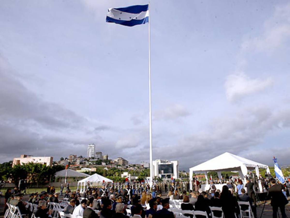Honduras: Tibio fervor en Día de la Bandera
