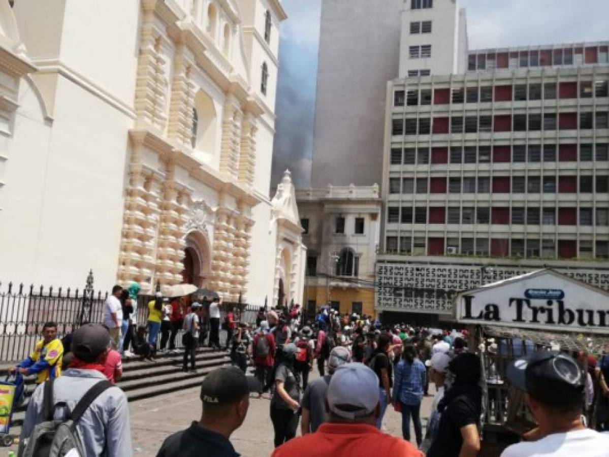 Quema de Palacio Municipal durante protestas aumenta sus costos de restauración