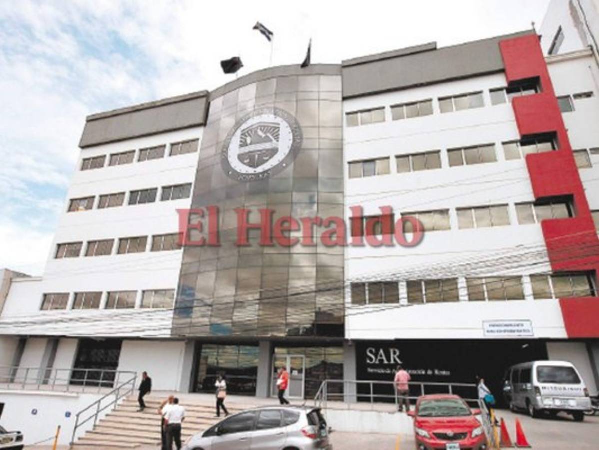 Asueto por Día del Trabajador a medio vapor en varias instituciones