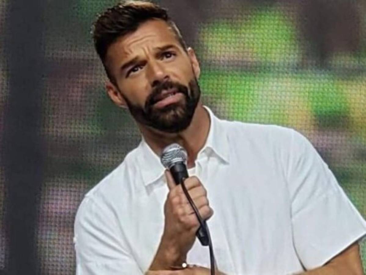 Ricky Martin llama 'brutos e ignorantes' a quienes no acatan cuarentena