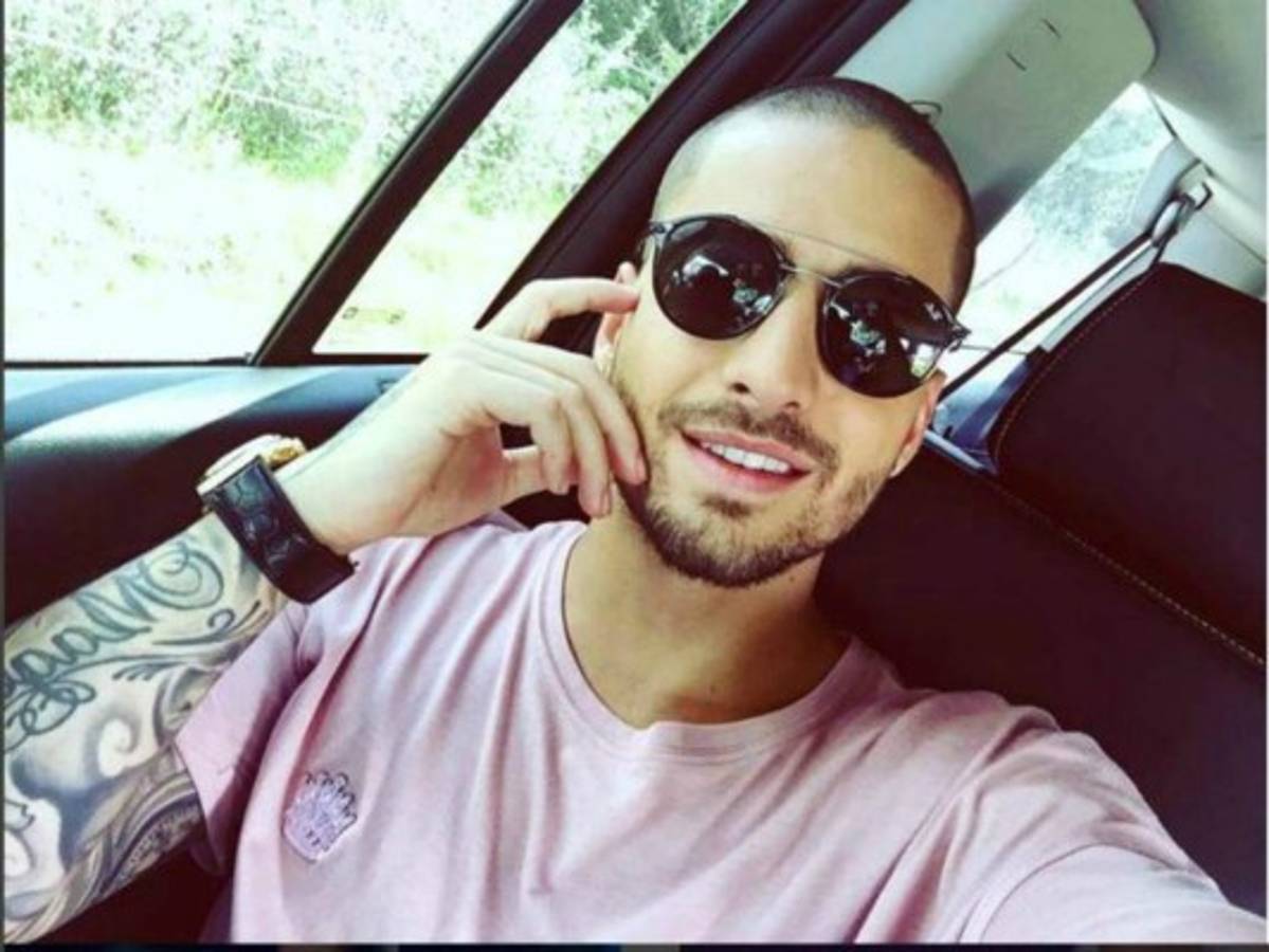 Maluma confirma su actual estado sentimental con romántica fotografía