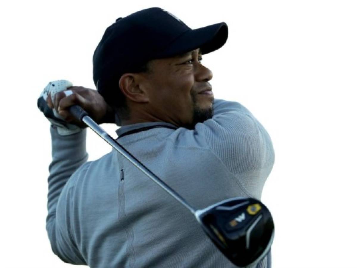 Arrestan a Tiger Woods al conducir bajo efectos de sustancia