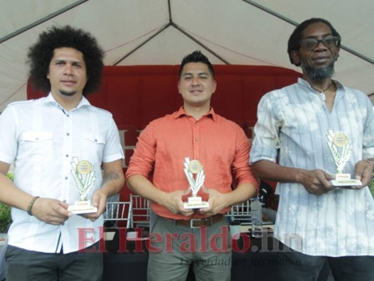 EL HERALDO otorgó un reconocimiento a Jonathan Alarcón, Ariel Montecinos y Emilio Álvarez, quienes realizaron una ardua labor como jurado del I Concurso de Bandas EL HERALDO 2019.