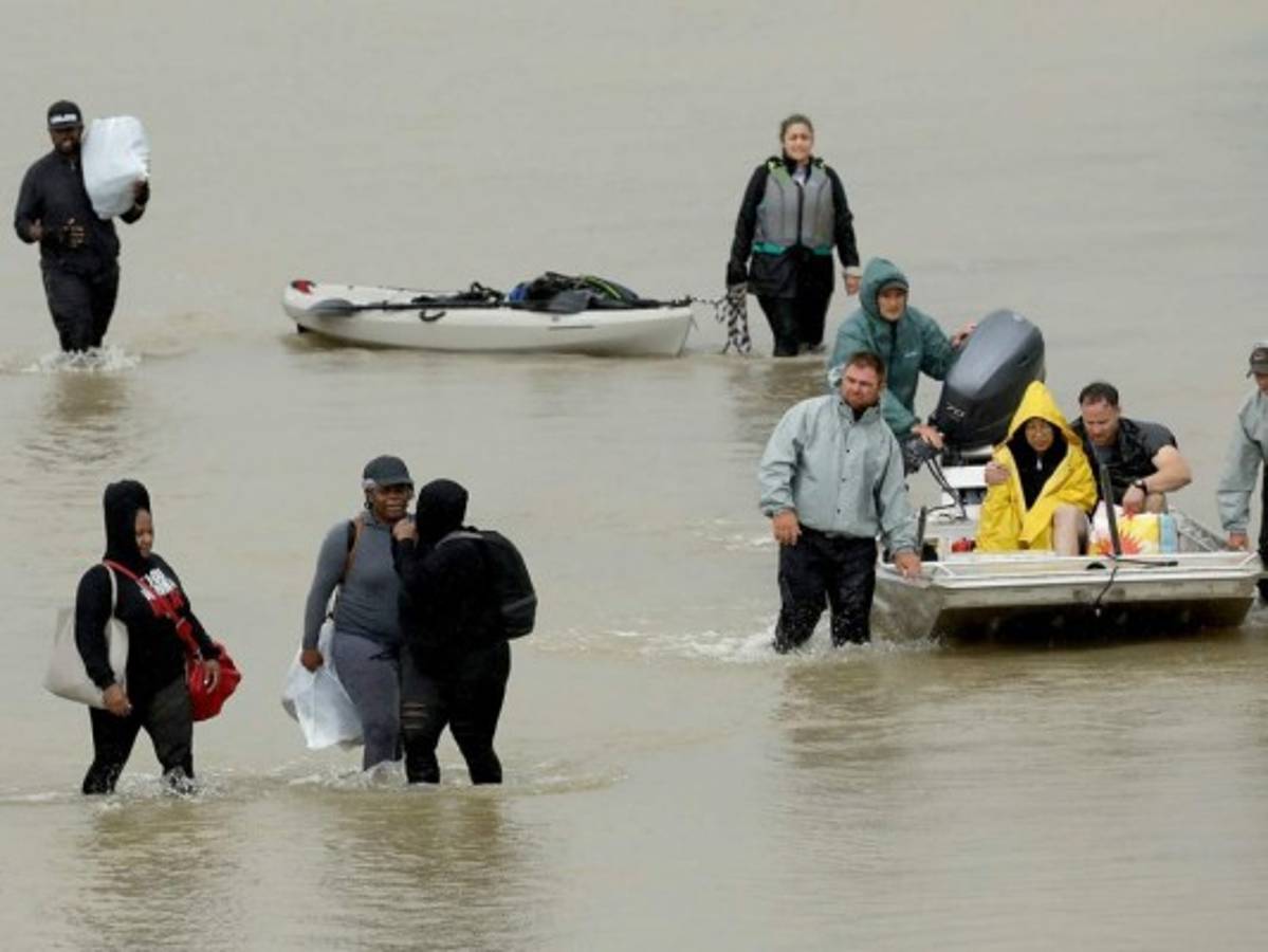 EEUU: orden de evacuación tras rotura de dique al sur de Houston