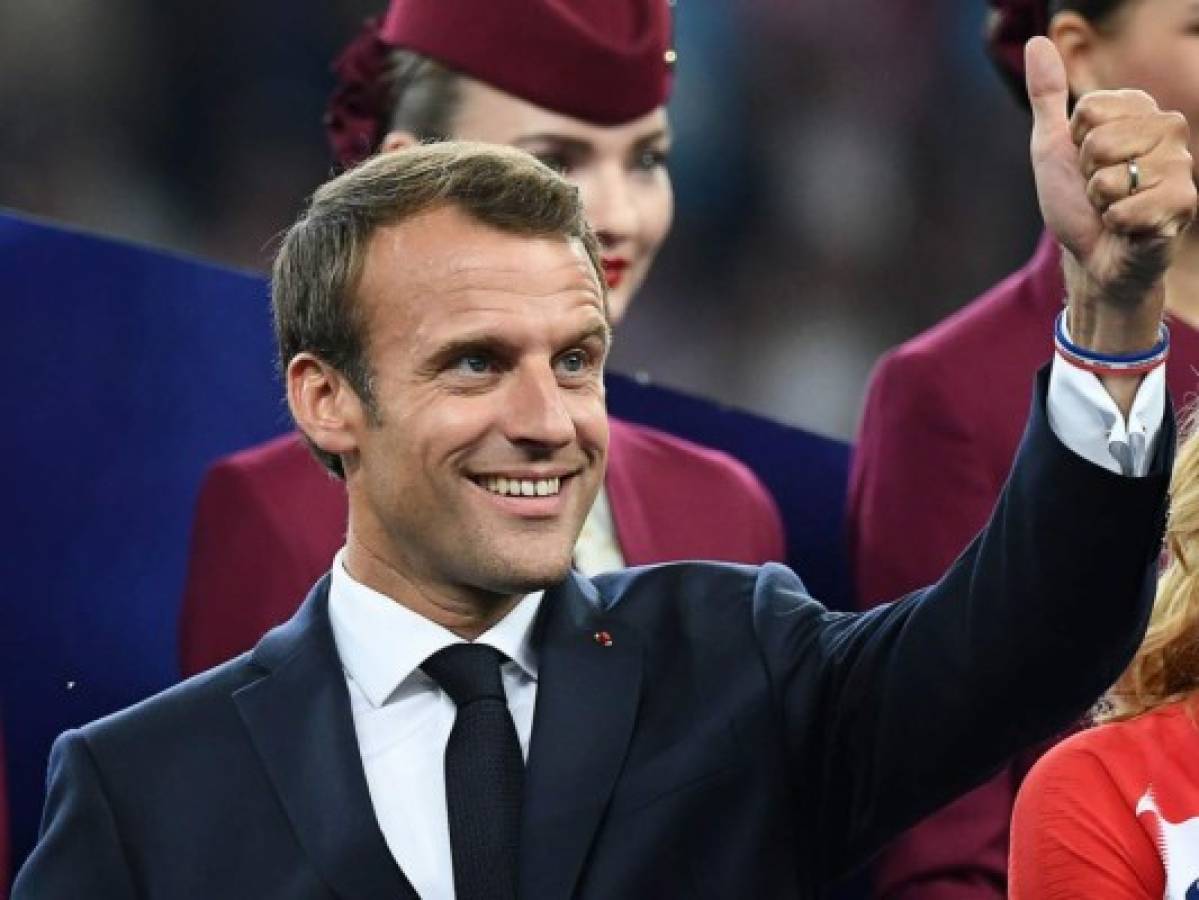 Vídeo: La 'loca' celebración del presidente de Francia se roba las miradas en el Mundial