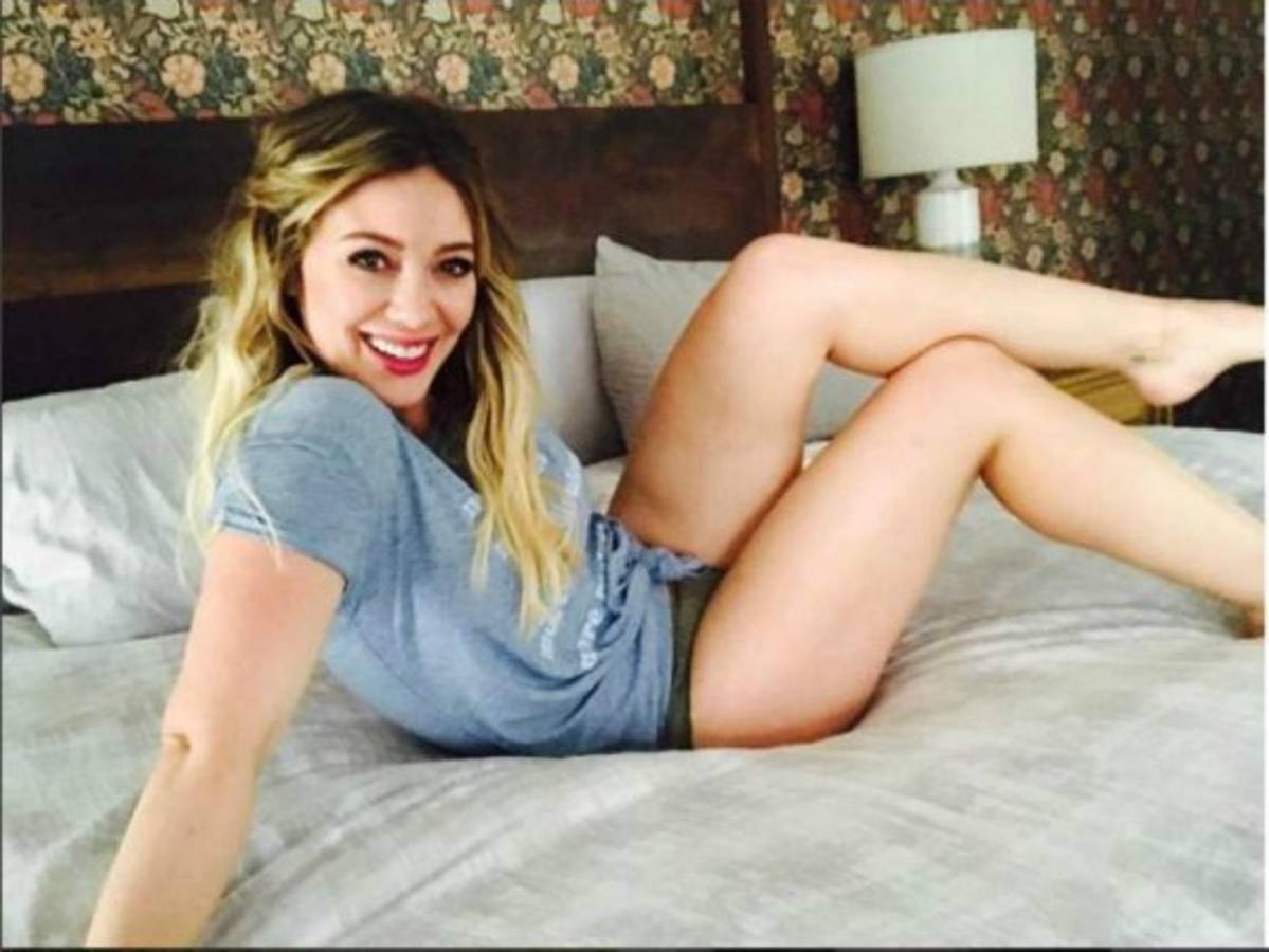 Hillary Duff reacciona por críticas a su cuerpo con celulitis