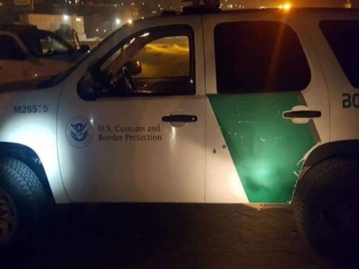 Tirotean auto de la Patrulla Fronteriza en frontera con México