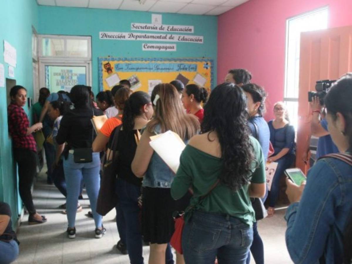 1,172 docentes se inscribieron para optar a una plaza en Comayagua  