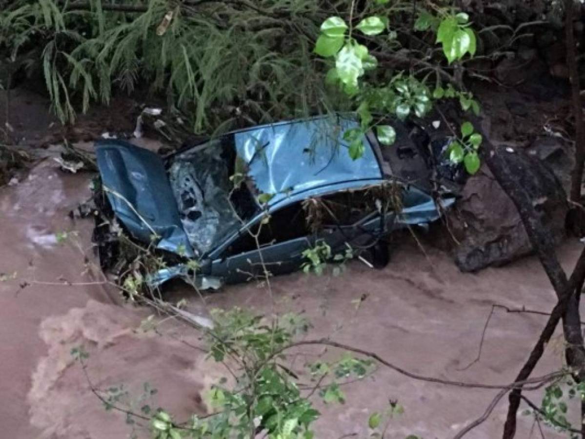 Tras tormenta varias casas peligran ser arrastradas en col. 15 de septiembre