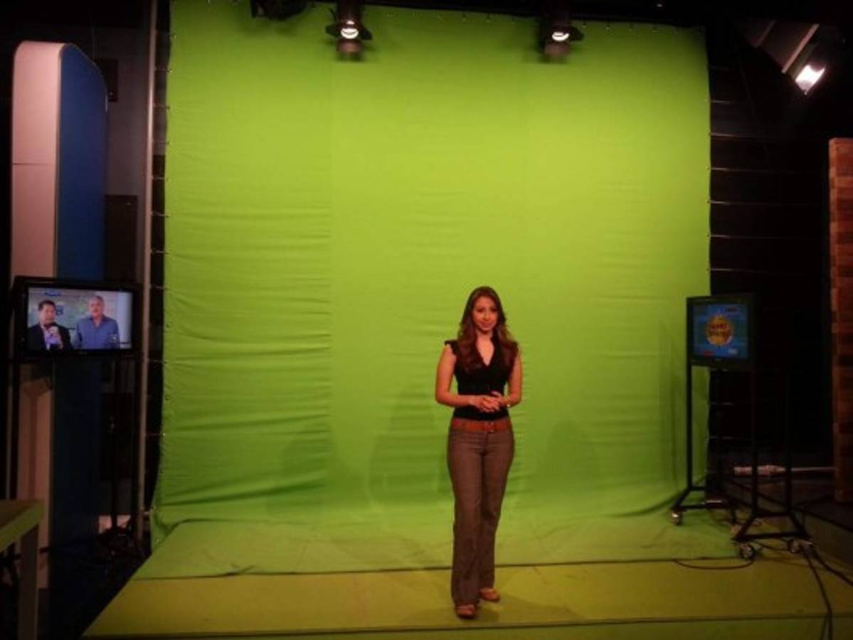 La hermosa presentadora hondureña del estado del tiempo, Rocío Hernández