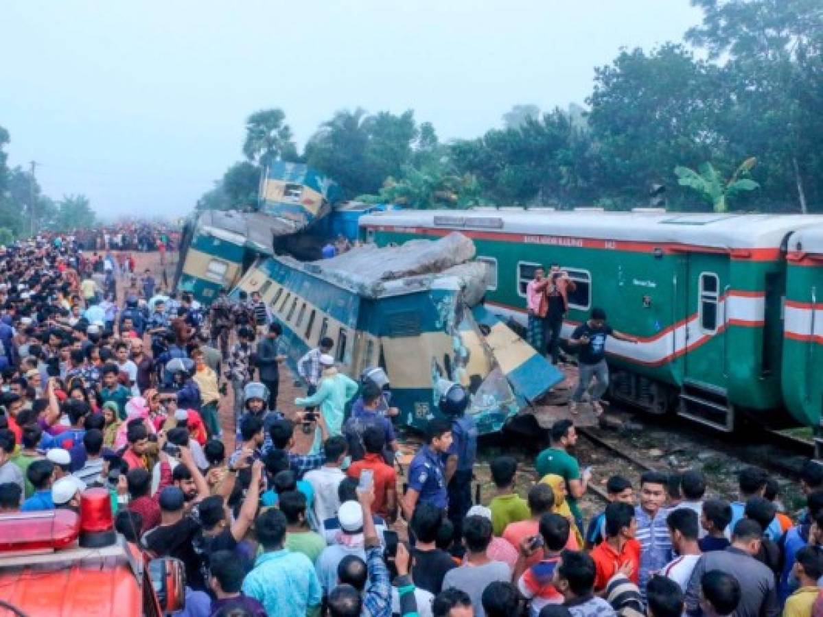 Choque de trenes en Bangladesh deja al menos 15 muertos
