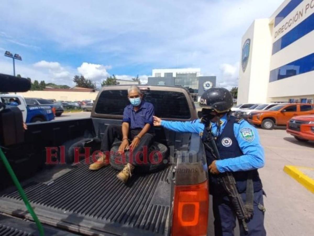 El acusado fue trasladado hasta las instalaciones de la Dirección Policial de Investigaciones en Tegucigalpa. Foto: Estalin Irías | EL HERALDO