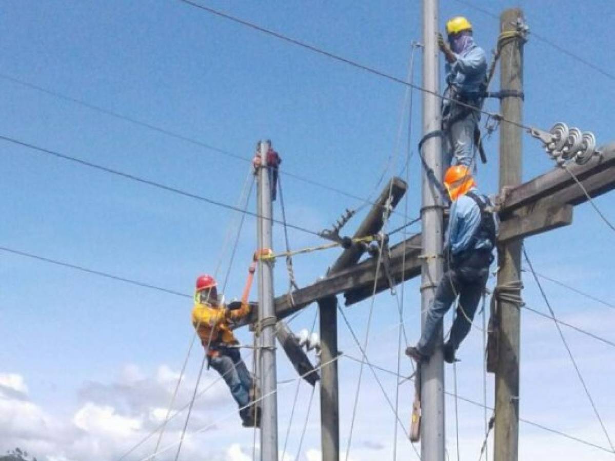 Realizan modificaciones a red de distribución eléctrica para mejorar servicio en municipios del norte de Francisco Morazán