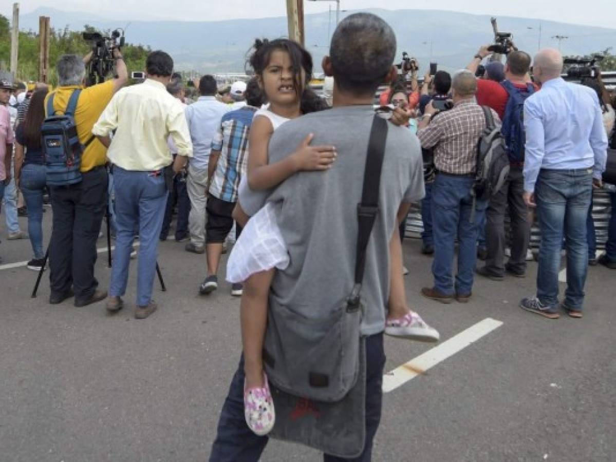 Ayuda humanitaria de Estados Unidos llega a frontera de Colombia con Venezuela