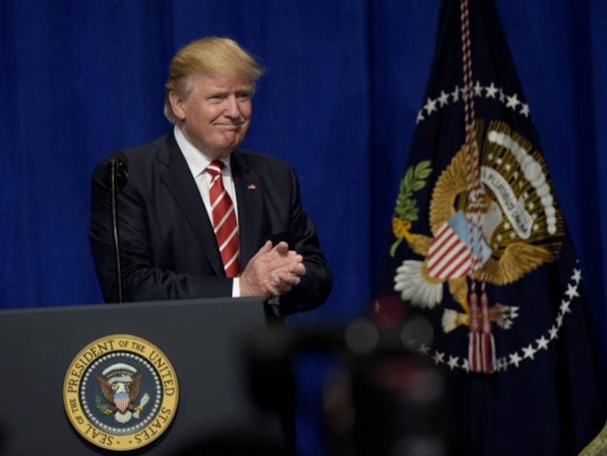 Trump: entrarán a EEUU quienes 'deseen amar a nuestro país'