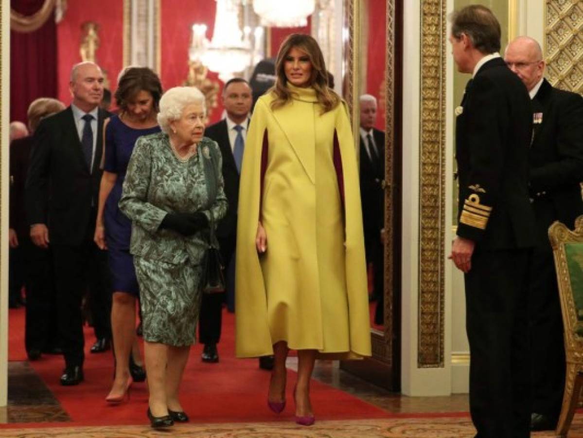¿Cuánto cuesta el polémico abrigo amarillo que usó Melania Trump?