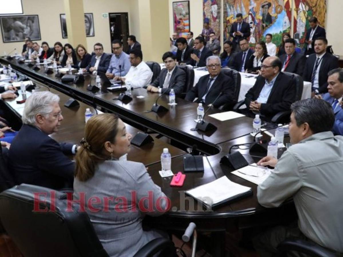 Clase trabajadora espera bajas tasas de interés para aliviar las deudas