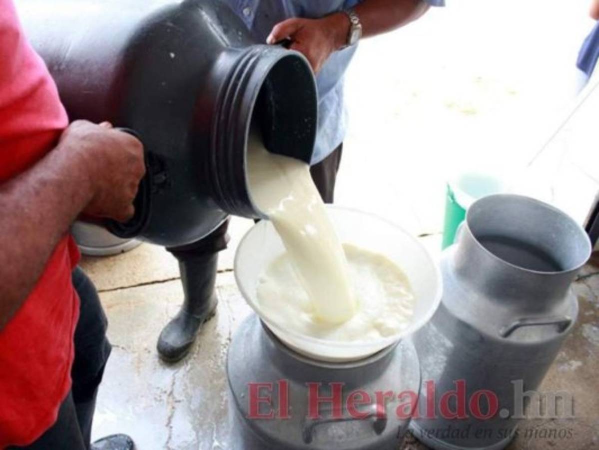 Anuncian que aumentará el precio del litro de leche y jugo