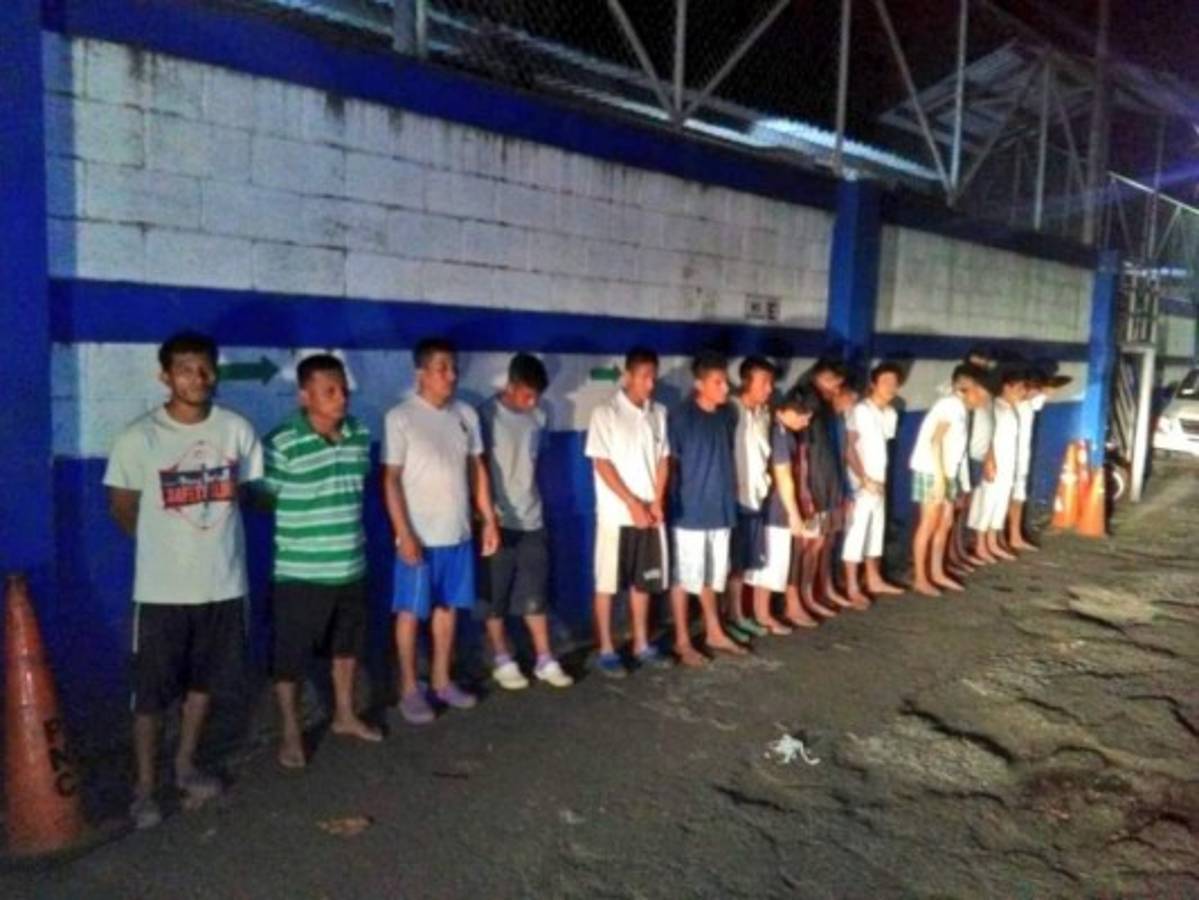 Detienen a 318 pandilleros por ola de violencia en El Salvador