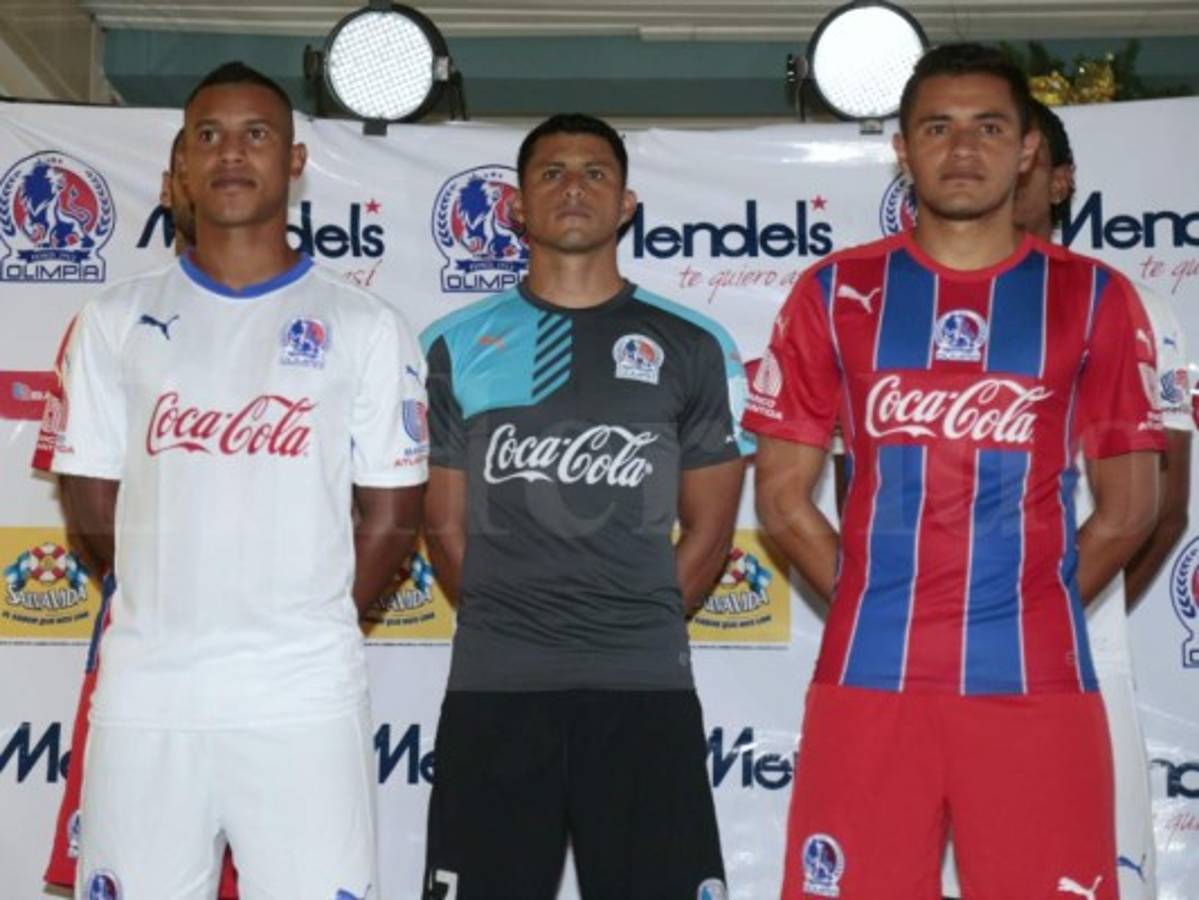 Olimpia presenta la nueva indumentaria que usará durante el 2016
