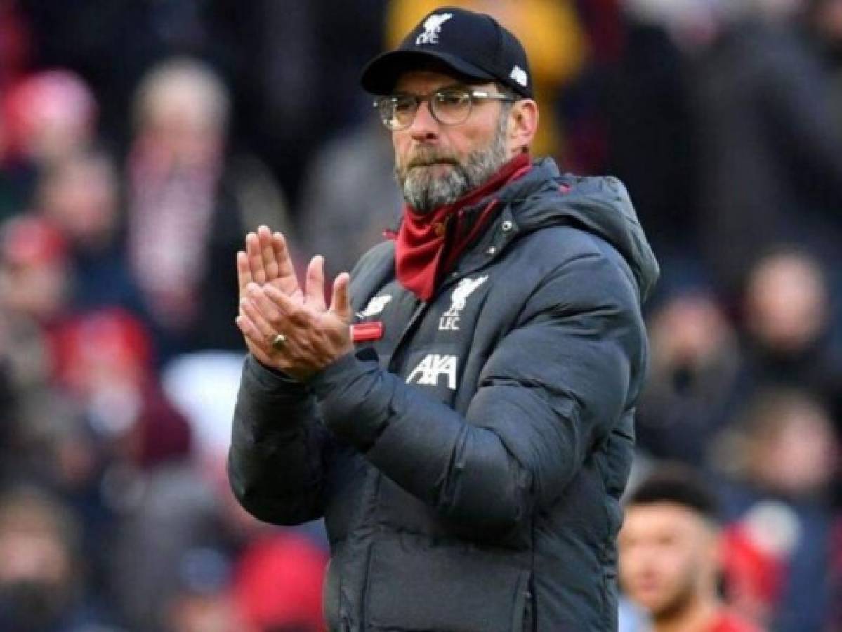 Klopp reprende a los aficionados del Liverpool tras celebraciones caóticas